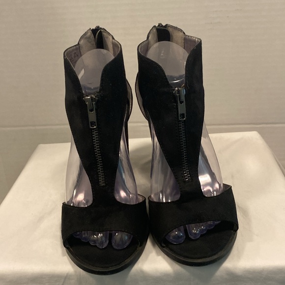 Black Boot Style Chunky Heels - Picture 2 of 4